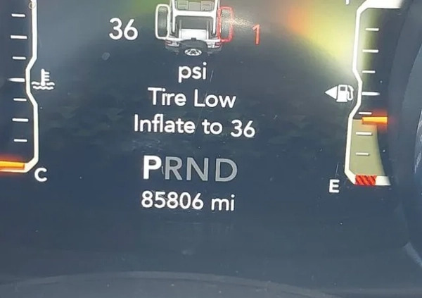 Jeep Wrangler cena 64000 przebieg: 138147, rok produkcji 2018 z Drzewica małe 121